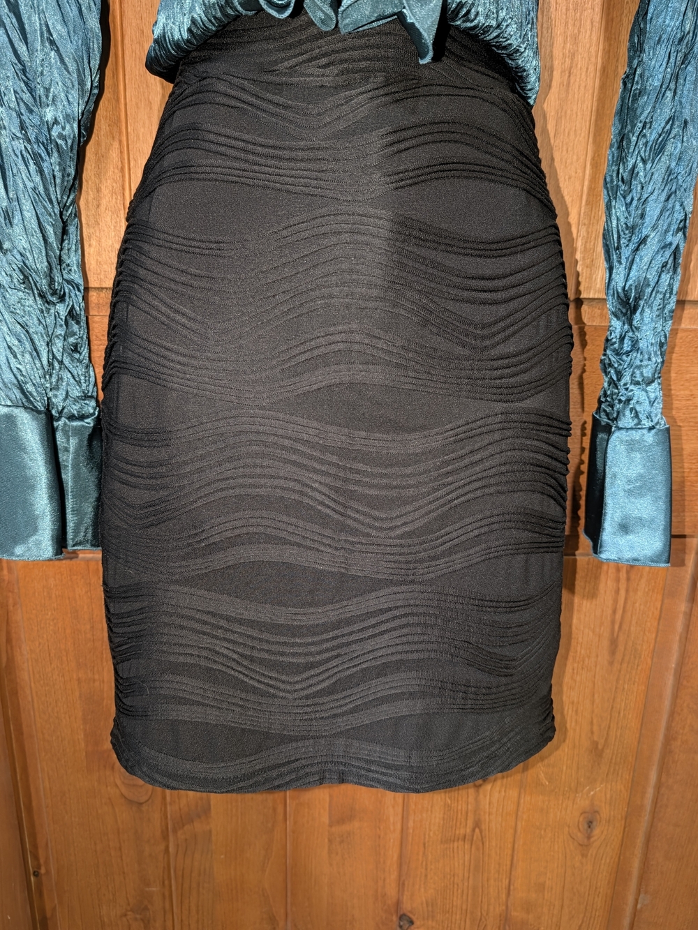 Jennifer Lopez Black Textured Wave Pencil Skirt